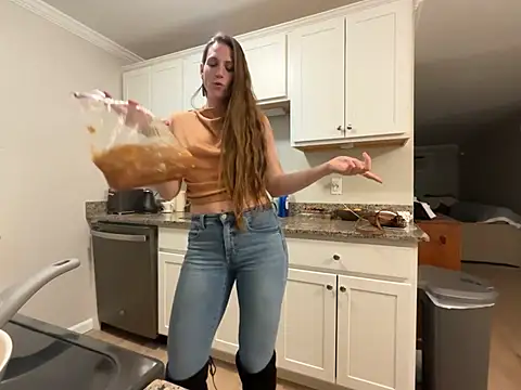 MissSwitch online show from 03/22/25, 02:05