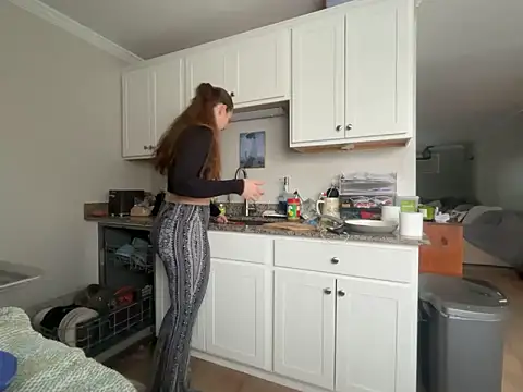 MissSwitch online show from 12/14/25, 07:51