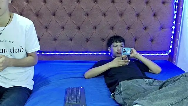 boys yourparty online show from 12/27/24, 01:28