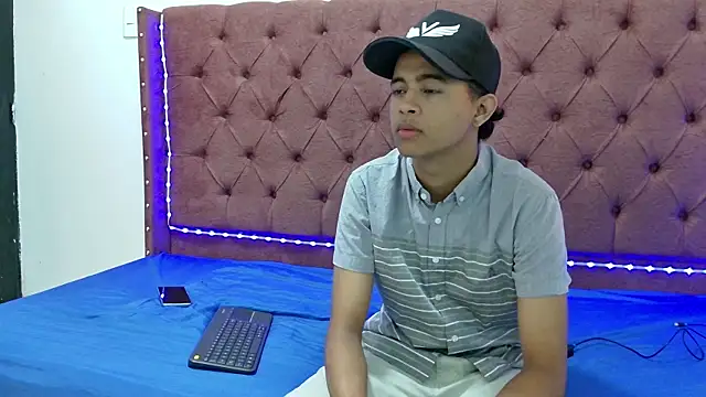 boys yourparty online show from 02/12/25, 01:16