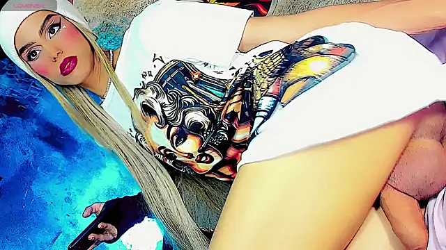 Snapshot of dollswit01 chatting on 03/15/25, 12:58 dollswit01 online show from 03/15/25, 12:58