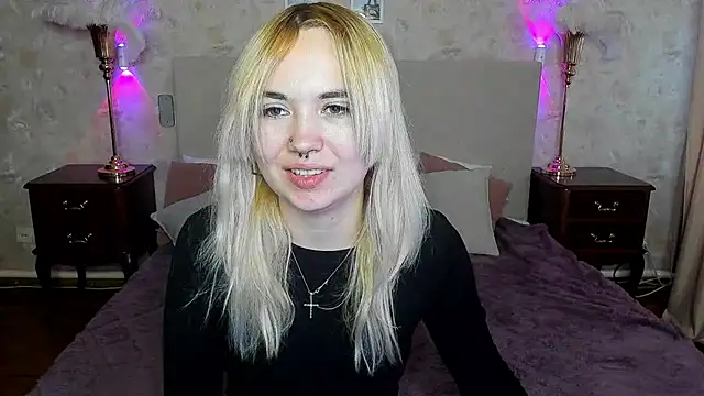 Snapshot of Iriska_mini chatting on 09/10/25, 07:19 Iriska mini online show from 09/10/25, 07:19