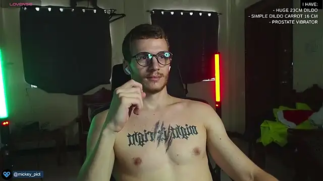 mickeypict online show from 12/25/24, 05:26