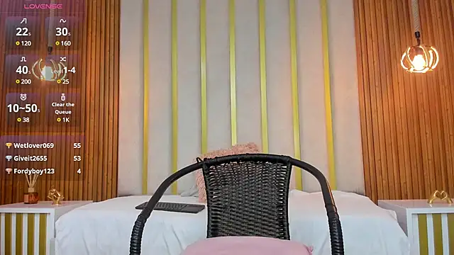 Snapshot of love_mommy chatting on 01/28/25, 11:07 love mommy online show from 01/28/25, 11:07