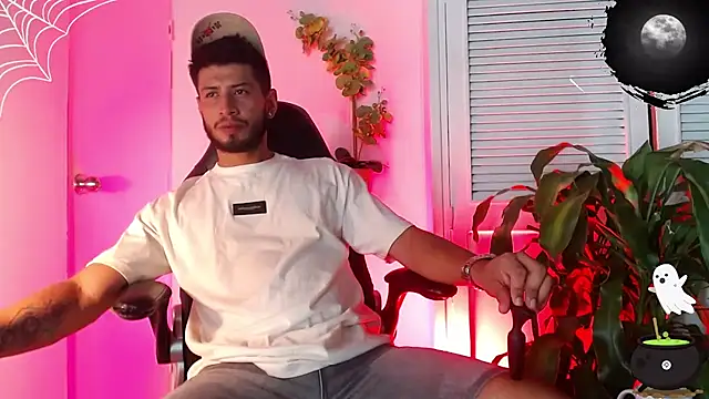 Snapshot of Colby_brown03 chatting on 10/09/25, 07:12 Colby brown03 online show from 10/09/25, 07:12