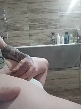 Snapshot of Milllano2202 chatting on 02/18/26, 11:01 Milllano2202 online show from 02/18/26, 11:01