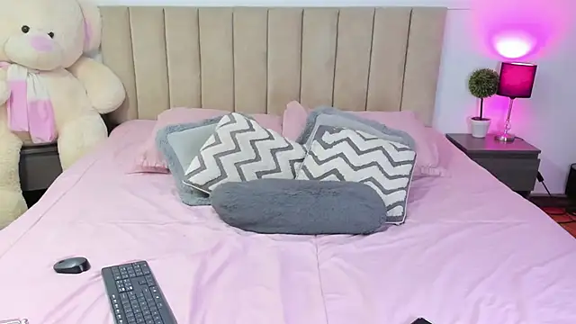 Snapshot of HannaRousse_ chatting on 09/08/25, 08:19 HannaRousse online show from 09/08/25, 08:19