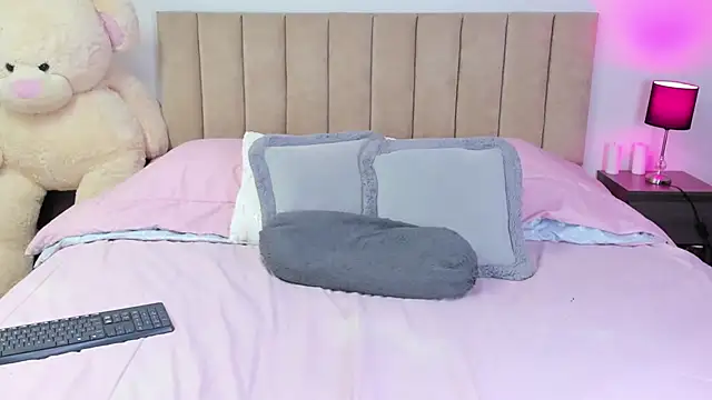 Snapshot of HannaRousse_ chatting on 11/25/25, 08:31 HannaRousse online show from 11/25/25, 08:31