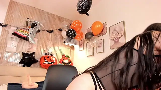 Eliz jane online show from 10/25/25, 12:56