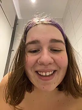 SuzieMurray online show from 01/04/25, 09:21