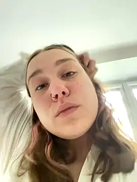 SuzieMurray online show from 09/15/25, 12:38