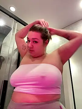 SuzieMurray online show from 09/28/25, 10:42