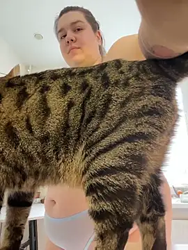 SuzieMurray online show from 04/15/26, 09:16