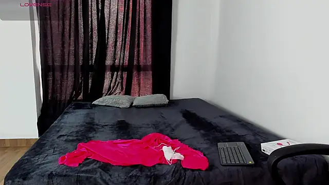 Snapshot of lorymoon chatting on 12/12/24, 07:04 lorymoon online show from 12/12/24, 07:04