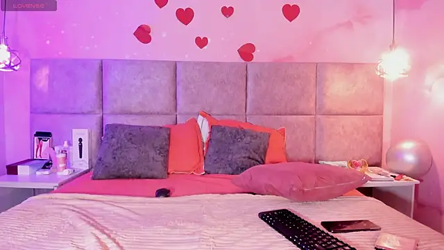 Snapshot of Laurentdupont04 chatting on 03/08/25, 03:17 Laurentdupont04 online show from 03/08/25, 03:17