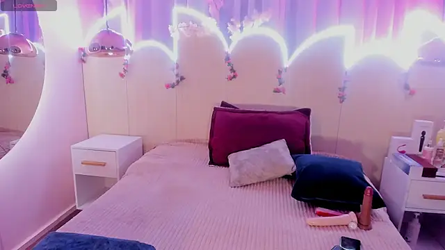 Snapshot of Laurentdupont04 chatting on 03/23/25, 03:21 Laurentdupont04 online show from 03/23/25, 03:21