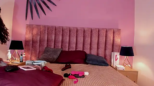 Snapshot of Laurentdupont04 chatting on 10/07/25, 03:04 Laurentdupont04 online show from 10/07/25, 03:04