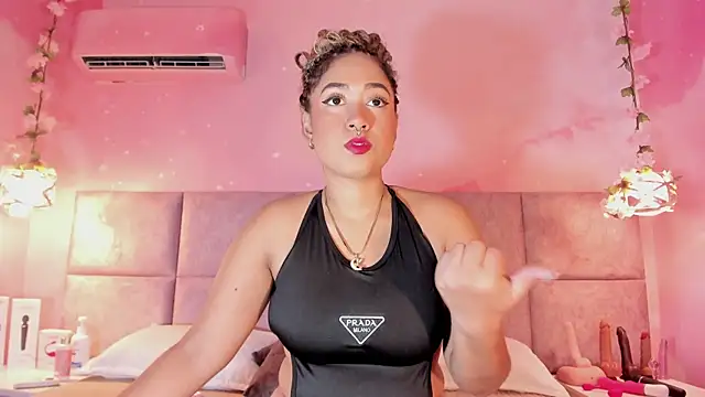 Snapshot of Laurentdupont04 chatting on 11/03/25, 03:08 Laurentdupont04 online show from 11/03/25, 03:08