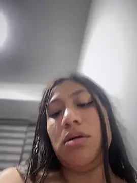 Snapshot of Im_Little chatting on 02/13/25, 03:18 Im Little online show from 02/13/25, 03:18