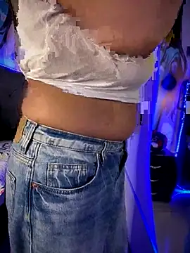 Snapshot of Im_Little chatting on 09/24/25, 04:05 Im Little online show from 09/24/25, 04:05