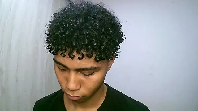 Snapshot of sexy_diamante_ chatting on 11/02/25, 03:25 sexy diamante online show from 11/02/25, 03:25