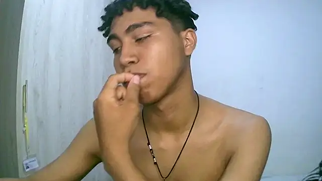 Snapshot of sexy_diamante_ chatting on 11/05/25, 12:10 sexy diamante online show from 11/05/25, 12:10