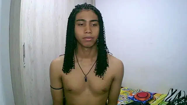 Snapshot of sexy_diamante_ chatting on 11/17/25, 04:29 sexy diamante online show from 11/17/25, 04:29