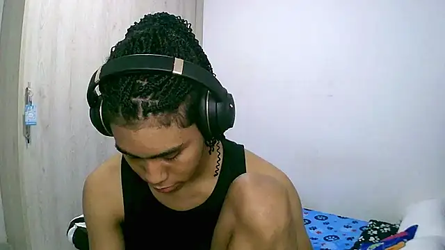 Snapshot of sexy_diamante_ chatting on 11/21/25, 01:59 sexy diamante online show from 11/21/25, 01:59