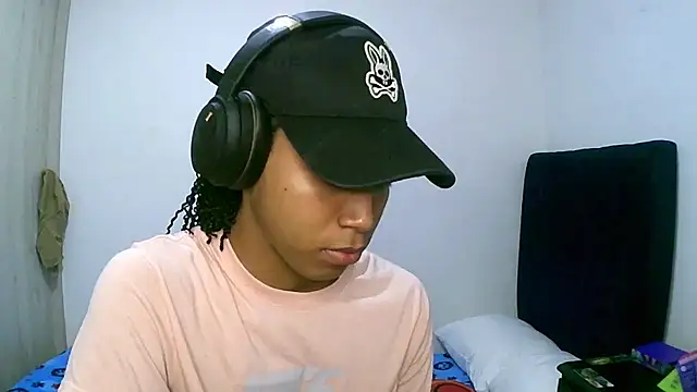 Snapshot of sexy_diamante_ chatting on 11/23/25, 03:17 sexy diamante online show from 11/23/25, 03:17