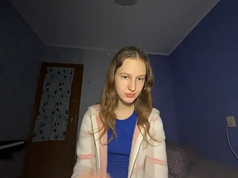 Snapshot of Eva_Angel3 chatting on 12/16/24, 07:00 Eva Angel3 online show from 12/16/24, 07:00