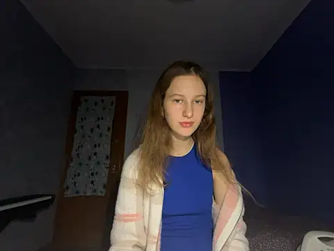 Snapshot of Eva_Angel3 chatting on 12/17/24, 04:21 Eva Angel3 online show from 12/17/24, 04:21