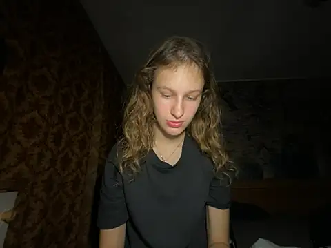 Snapshot of Eva_Angel3 chatting on 09/19/25, 06:30 Eva Angel3 online show from 09/19/25, 06:30