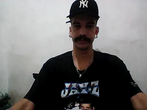 gatobranco001 online show from 06/11/26, 08:07