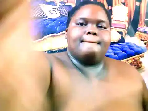 Snapshot of EbonyHotBuns chatting on 03/10/25, 12:40 EbonyHotBuns online show from 03/10/25, 12:40