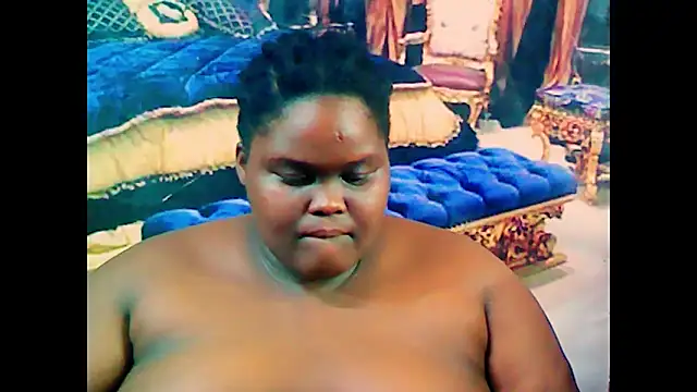 Snapshot of EbonyHotBuns chatting on 03/14/25, 12:10 EbonyHotBuns online show from 03/14/25, 12:10