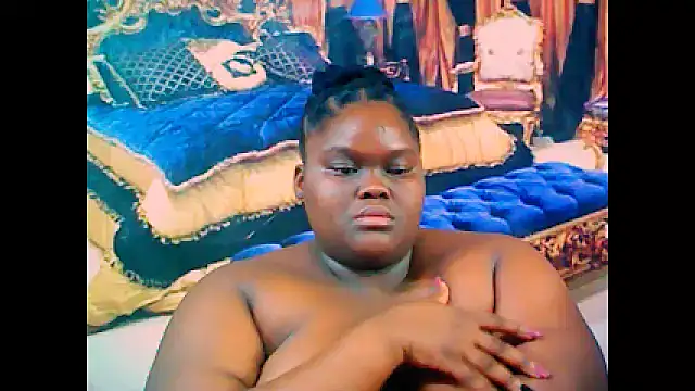 Snapshot of EbonyHotBuns chatting on 03/18/25, 09:10 EbonyHotBuns online show from 03/18/25, 09:10