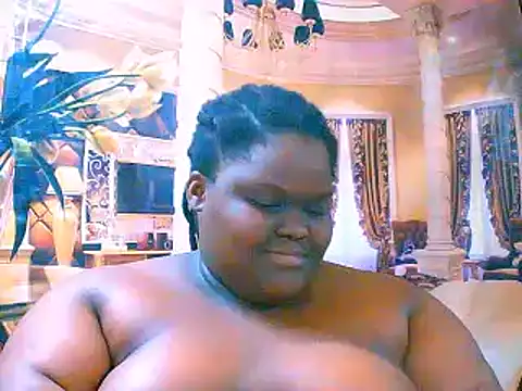 Snapshot of EbonyHotBuns chatting on 09/17/25, 10:17 EbonyHotBuns online show from 09/17/25, 10:17