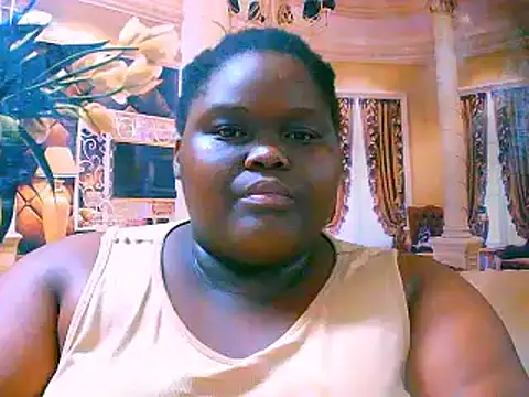 Snapshot of EbonyHotBuns chatting on 09/19/25, 10:38 EbonyHotBuns online show from 09/19/25, 10:38