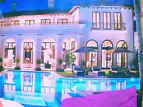 Snapshot of EbonyHotBuns chatting on 09/30/25, 09:20 EbonyHotBuns online show from 09/30/25, 09:20