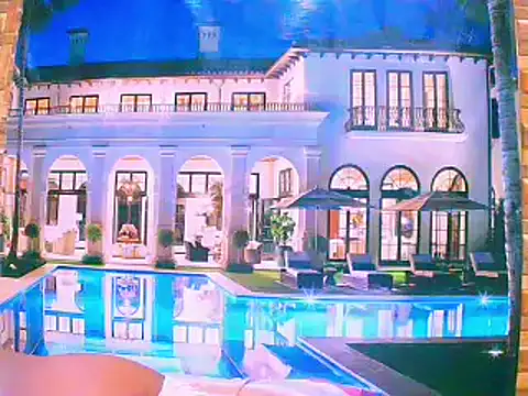 Snapshot of EbonyHotBuns chatting on 10/21/25, 05:52 EbonyHotBuns online show from 10/21/25, 05:52