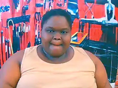 Snapshot of EbonyHotBuns chatting on 10/29/25, 09:33 EbonyHotBuns online show from 10/29/25, 09:33