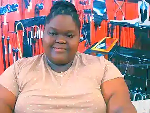 Snapshot of EbonyHotBuns chatting on 11/07/25, 06:41 EbonyHotBuns online show from 11/07/25, 06:41