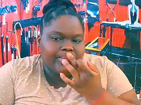 Snapshot of EbonyHotBuns chatting on 11/08/25, 06:46 EbonyHotBuns online show from 11/08/25, 06:46