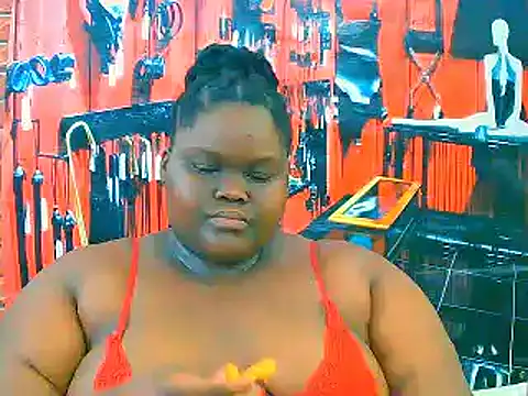 Snapshot of EbonyHotBuns chatting on 11/09/25, 07:01 EbonyHotBuns online show from 11/09/25, 07:01