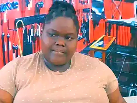 Snapshot of EbonyHotBuns chatting on 11/10/25, 07:07 EbonyHotBuns online show from 11/10/25, 07:07