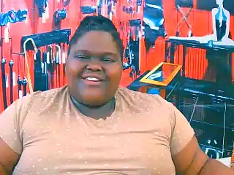 Snapshot of EbonyHotBuns chatting on 11/12/25, 07:42 EbonyHotBuns online show from 11/12/25, 07:42