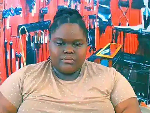 Snapshot of EbonyHotBuns chatting on 11/15/25, 09:06 EbonyHotBuns online show from 11/15/25, 09:06