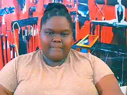 Snapshot of EbonyHotBuns chatting on 11/16/25, 09:15 EbonyHotBuns online show from 11/16/25, 09:15