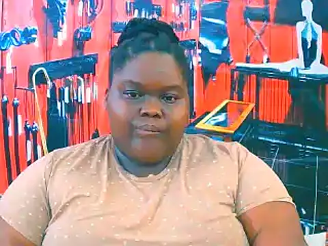 Snapshot of EbonyHotBuns chatting on 11/16/25, 09:20 EbonyHotBuns online show from 11/16/25, 09:20