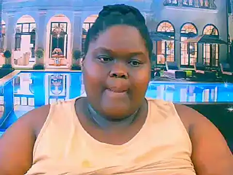 Snapshot of EbonyHotBuns chatting on 12/13/25, 07:53 EbonyHotBuns online show from 12/13/25, 07:53